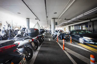 Parking 2 roues - Moto - Genève Aéroport