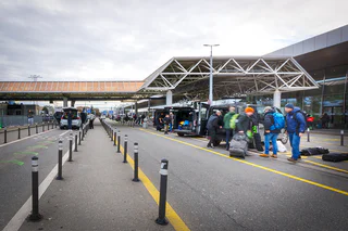 Parkings éloignés avec navettes - Genève Aéroport