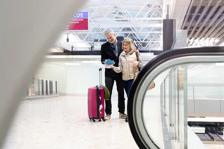 Voyagez sans stress avec le Priority Lane de Geneve Aeroport est accessible a tous les passagers. Reservez votre passage prioritaire en ligne et profitez d'un controle de surete fluide et rapide.