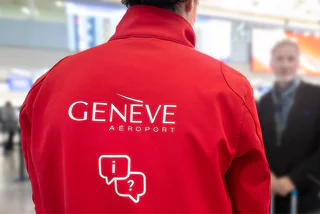 Découvrez les services d'assistance de Genève Aéroport. Horaires, localisation des comptoirs d'information et conseils de nos agents pour faciliter votre départ.