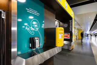 Publiphone telephone gratuit Genève Aéroport