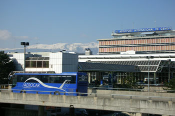 Photo du bus Aerocar devant GVA